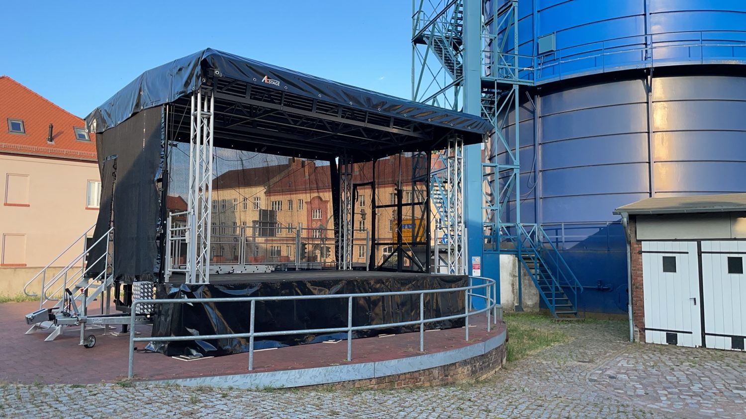 Mobile Bühne auf Festplatz