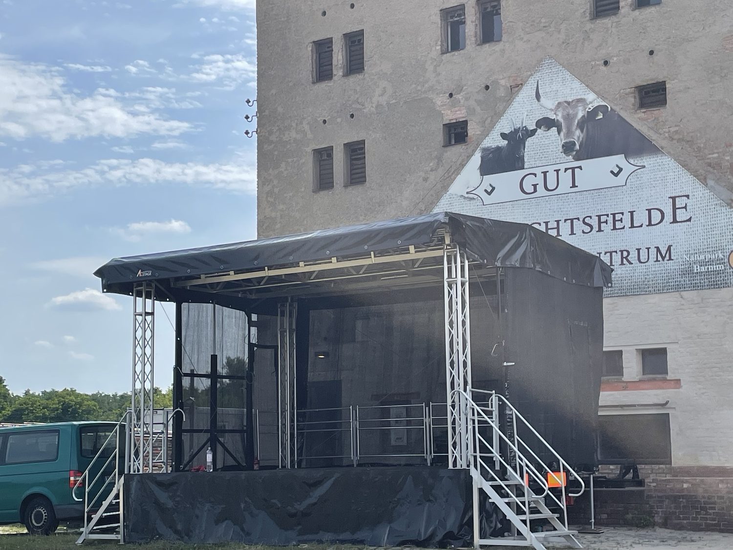 Trailerbühne am Gut Hobrechtsfelde