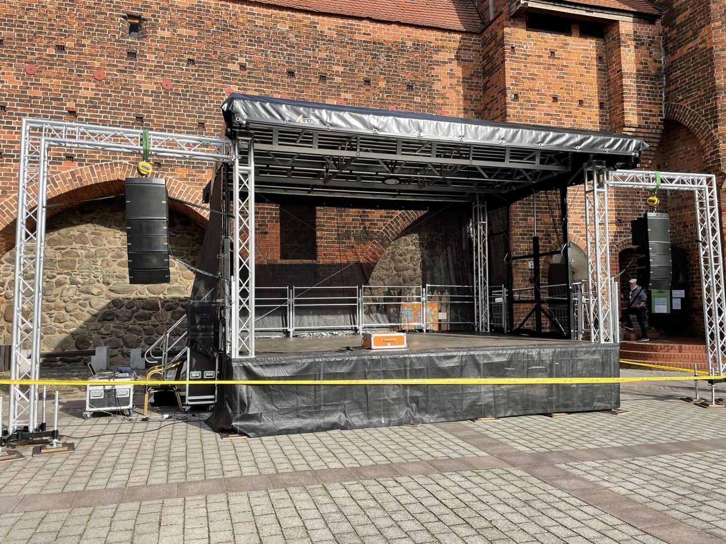 Trailerbühne 6 x 4 Meter von Mobiles Entertainment Berlin