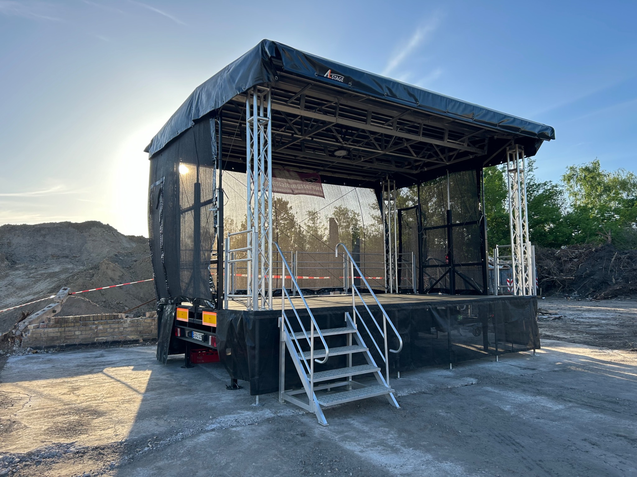 Trailerbühne 6 × 4 Meter ohne zusätzliche Wings